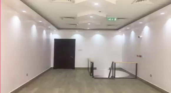 تجاری املاک آماده U/F خرید کنید  برای اجاره که در دوحه #7568 - 1  image 